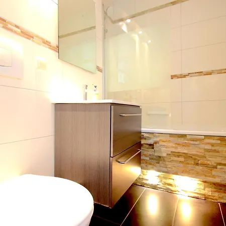 Eddy's Rest & Relax - East Апартаменты *